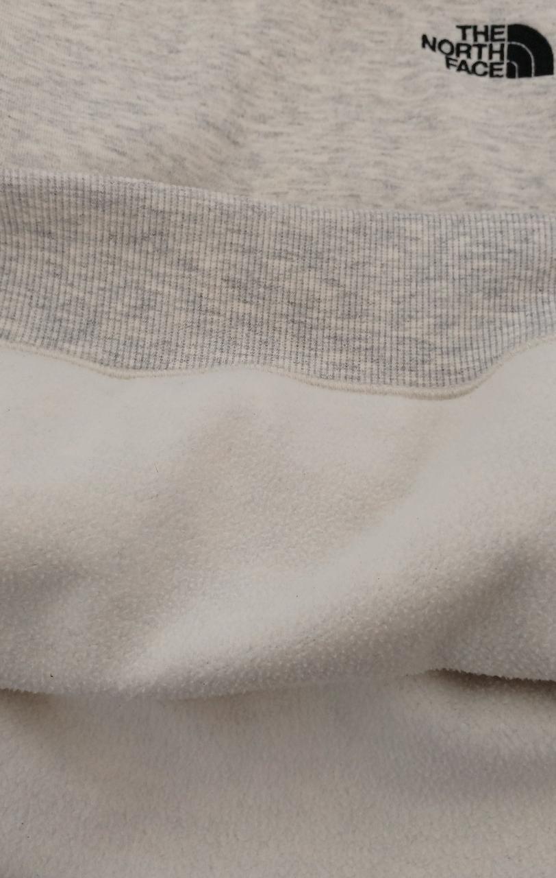 内側は裏起毛素材です