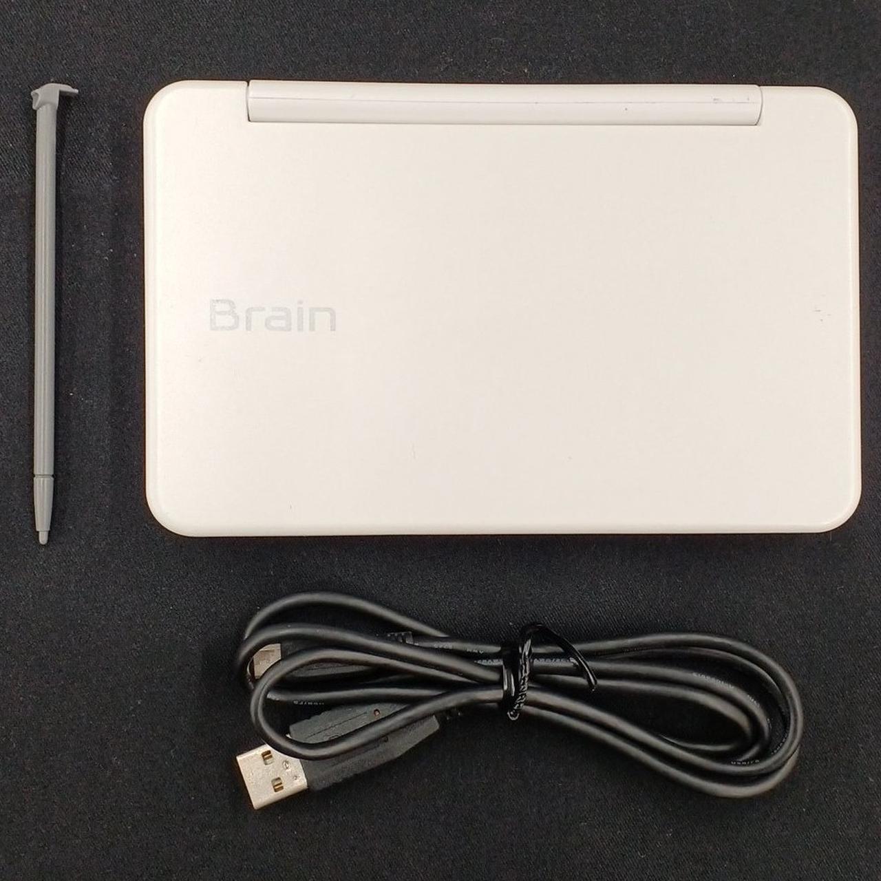 充電ケーブル・タッチペン、あります。