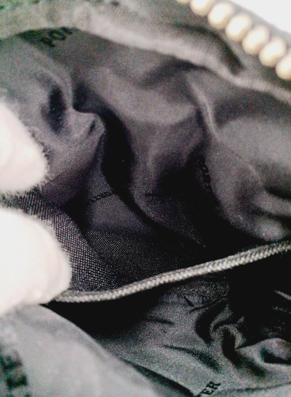 内側ポケットの中