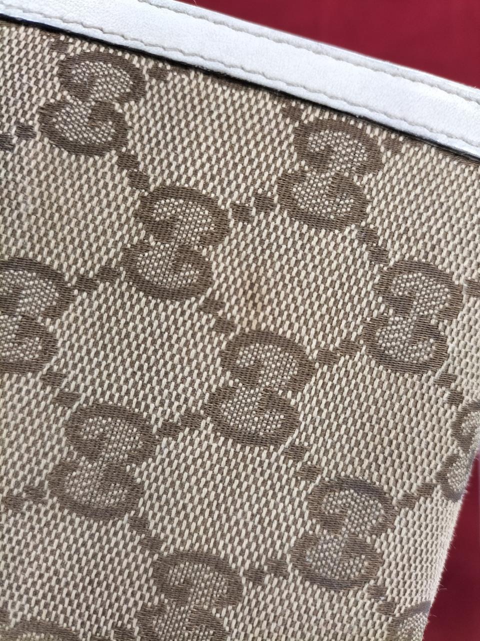 表面斑点汚れあり