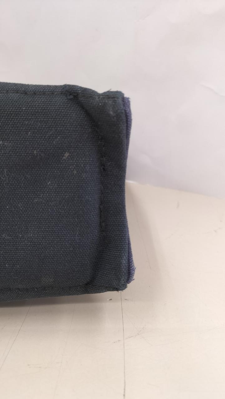 反対側底面角擦れあり