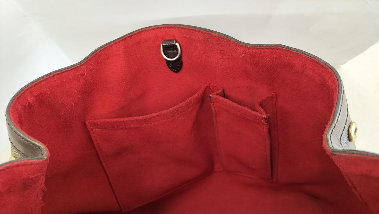 内側オープンポケット×2周り汚れ擦れ有り