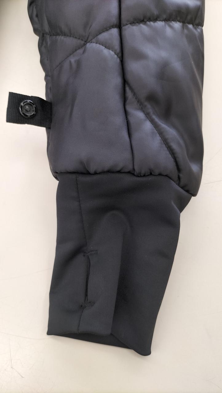 袖  ジャケットとインナー留めボタン