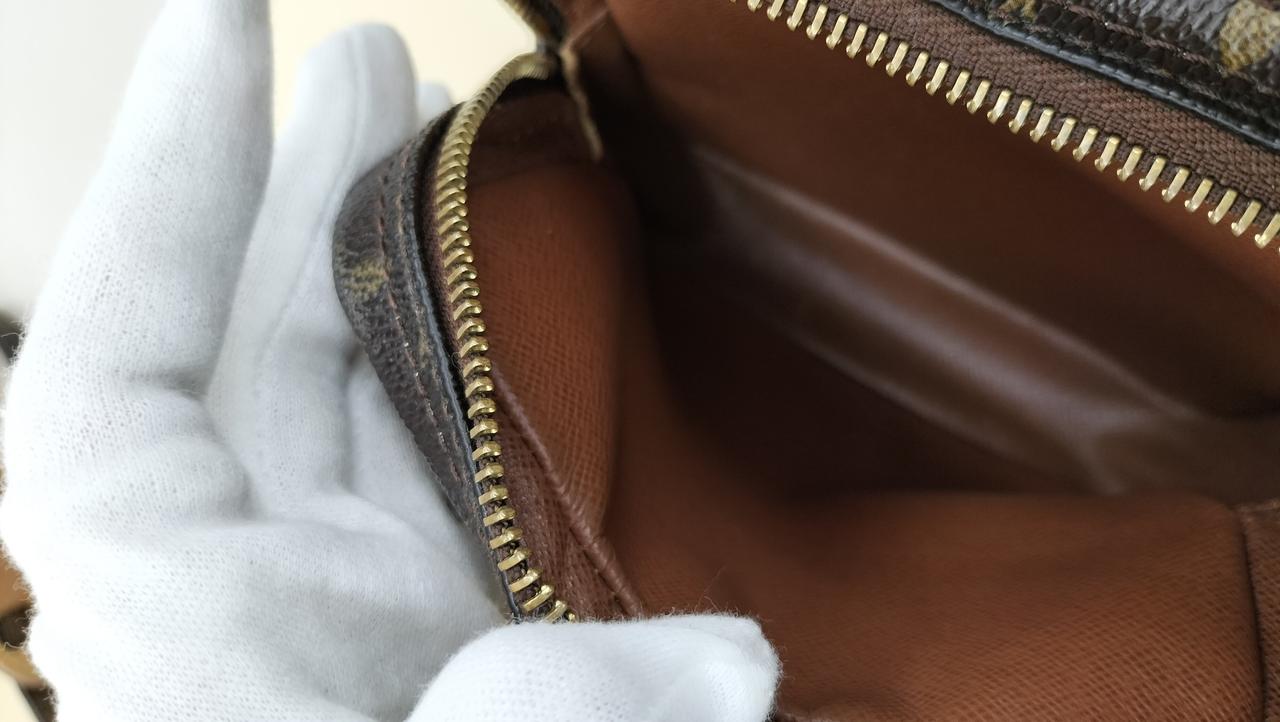 外側ファスナーポケット内部状態良い