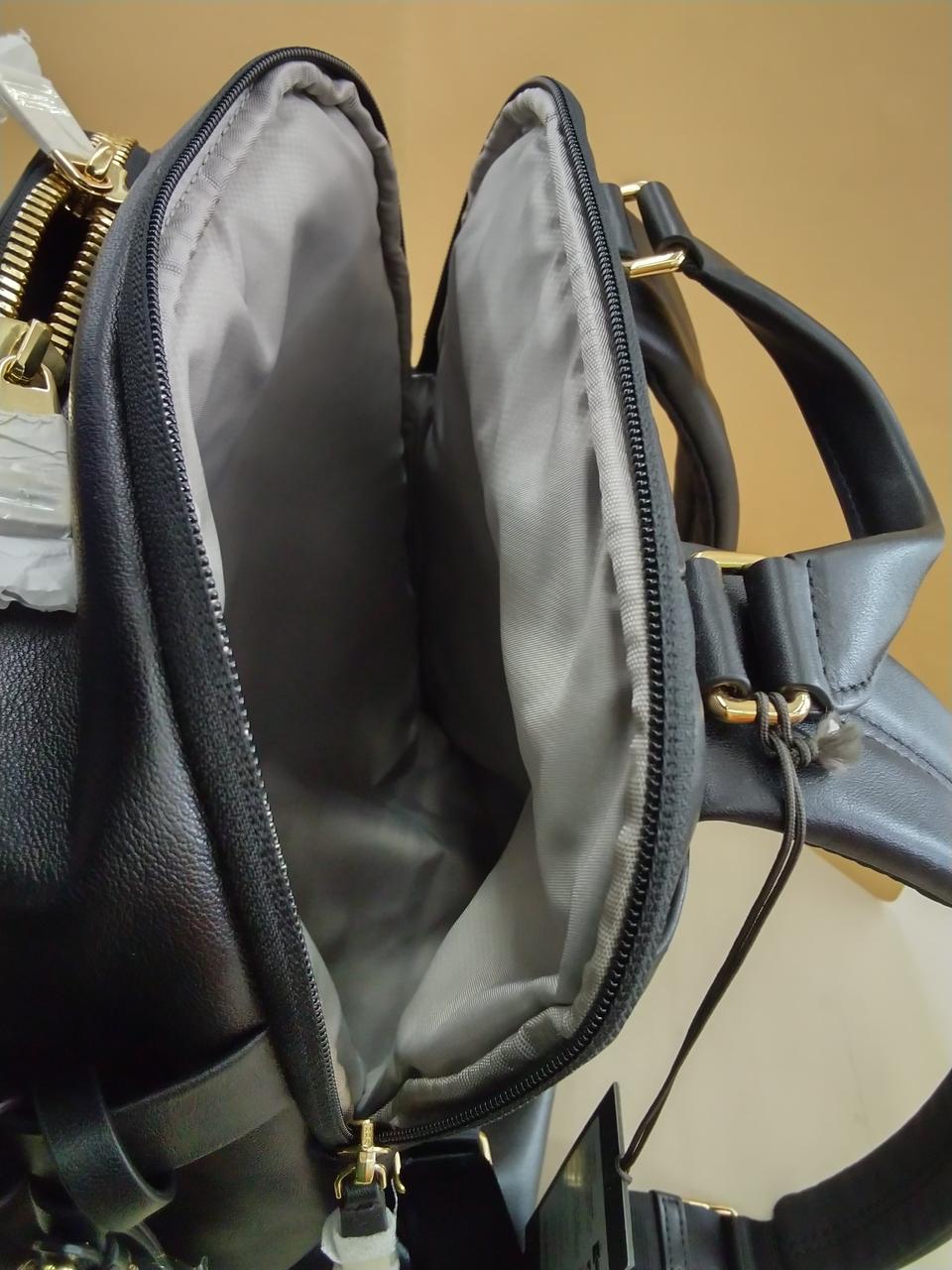 背中側ファスナーポケット