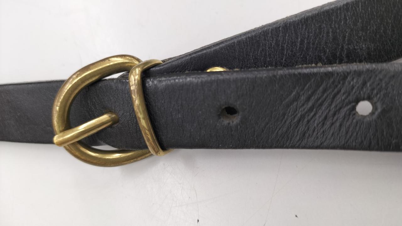 ショルダーベルト金具部分変色汚れあり