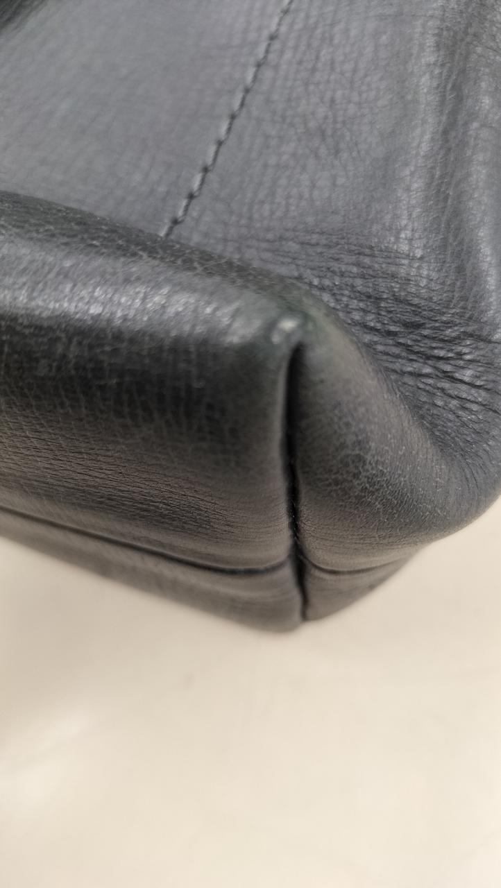 正面角擦れあり