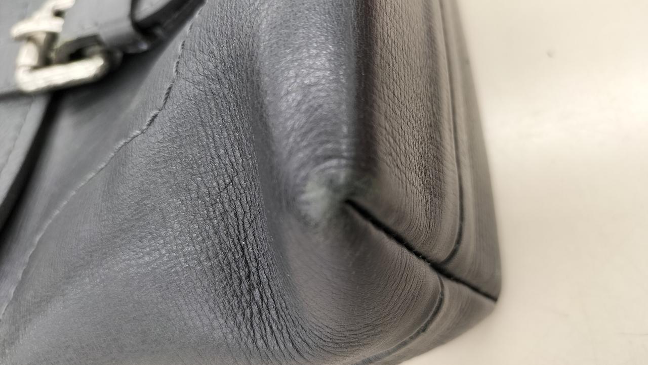 正面反対側角擦れあり