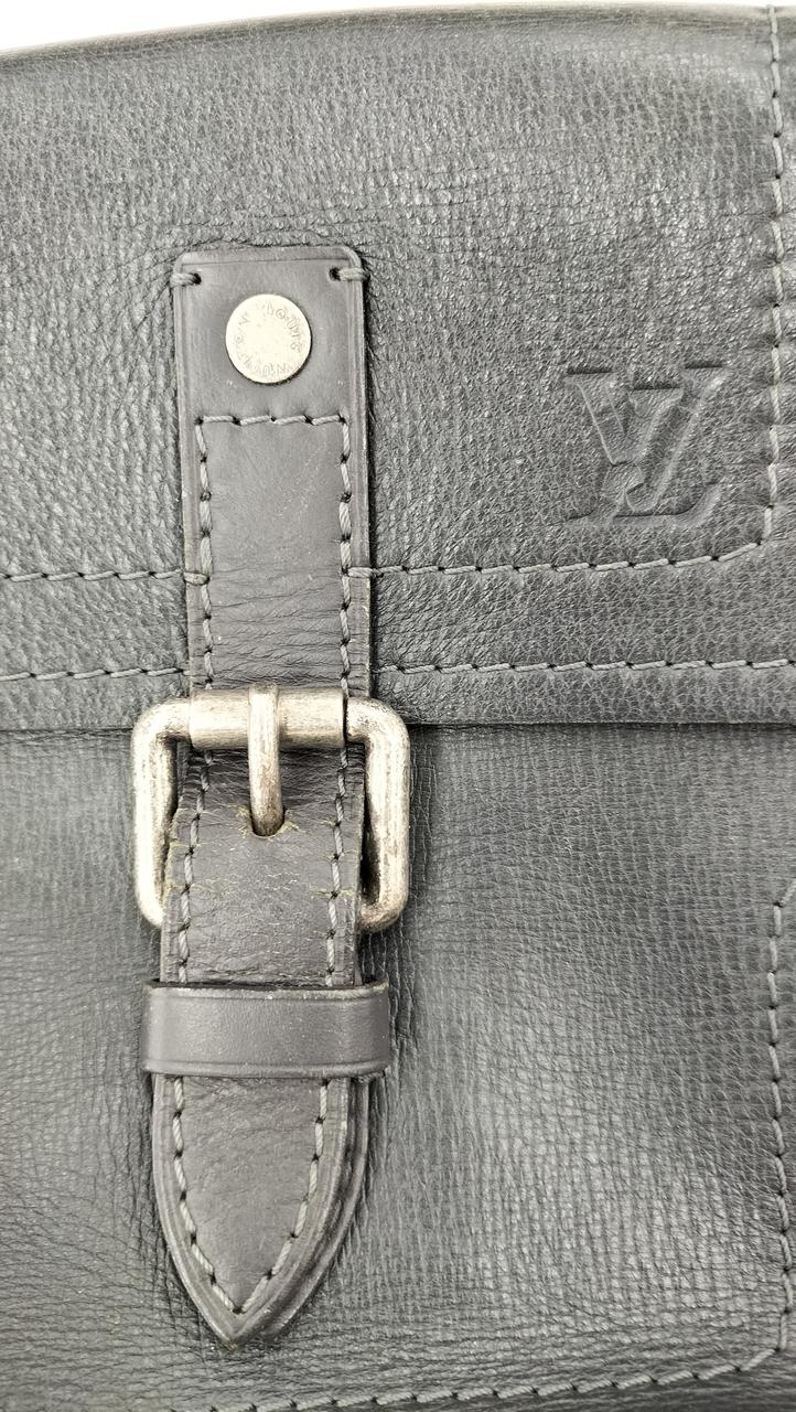 正面ロゴ  ▪️金具部分のサビあり