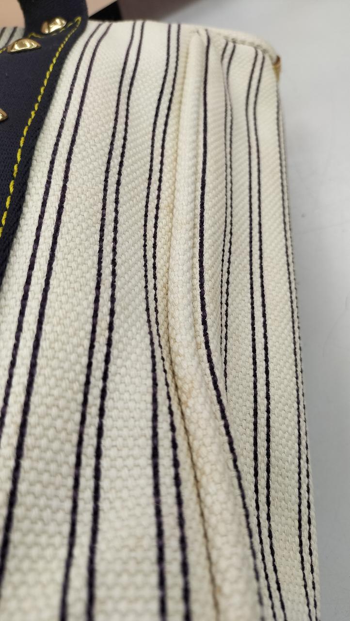 縫い合わせ部分シミあり