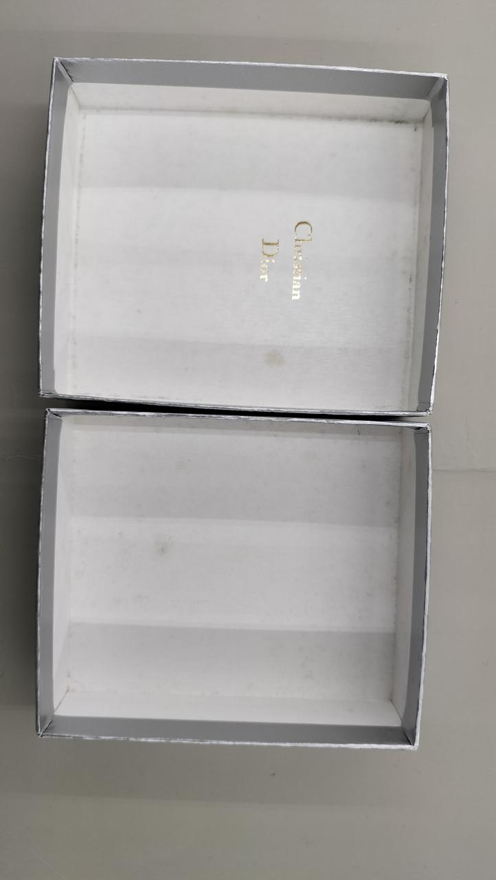 シミ、汚れあり