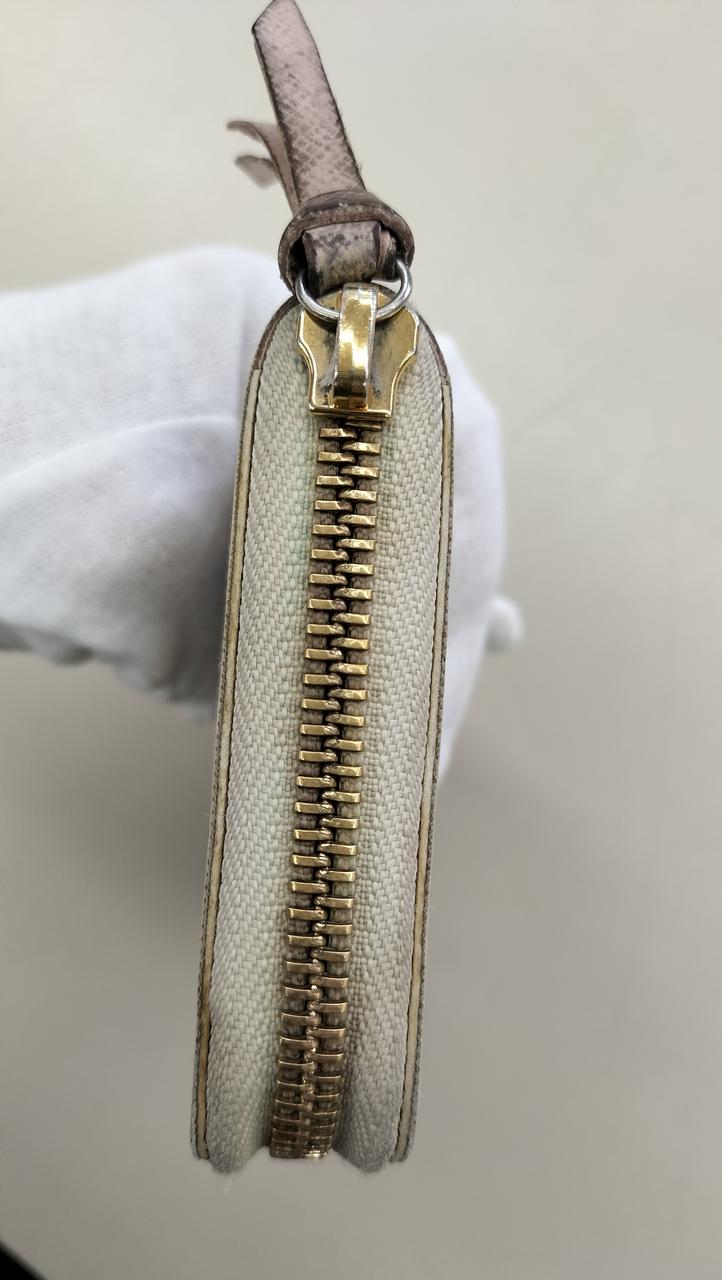 ファスナー周り汚れあり