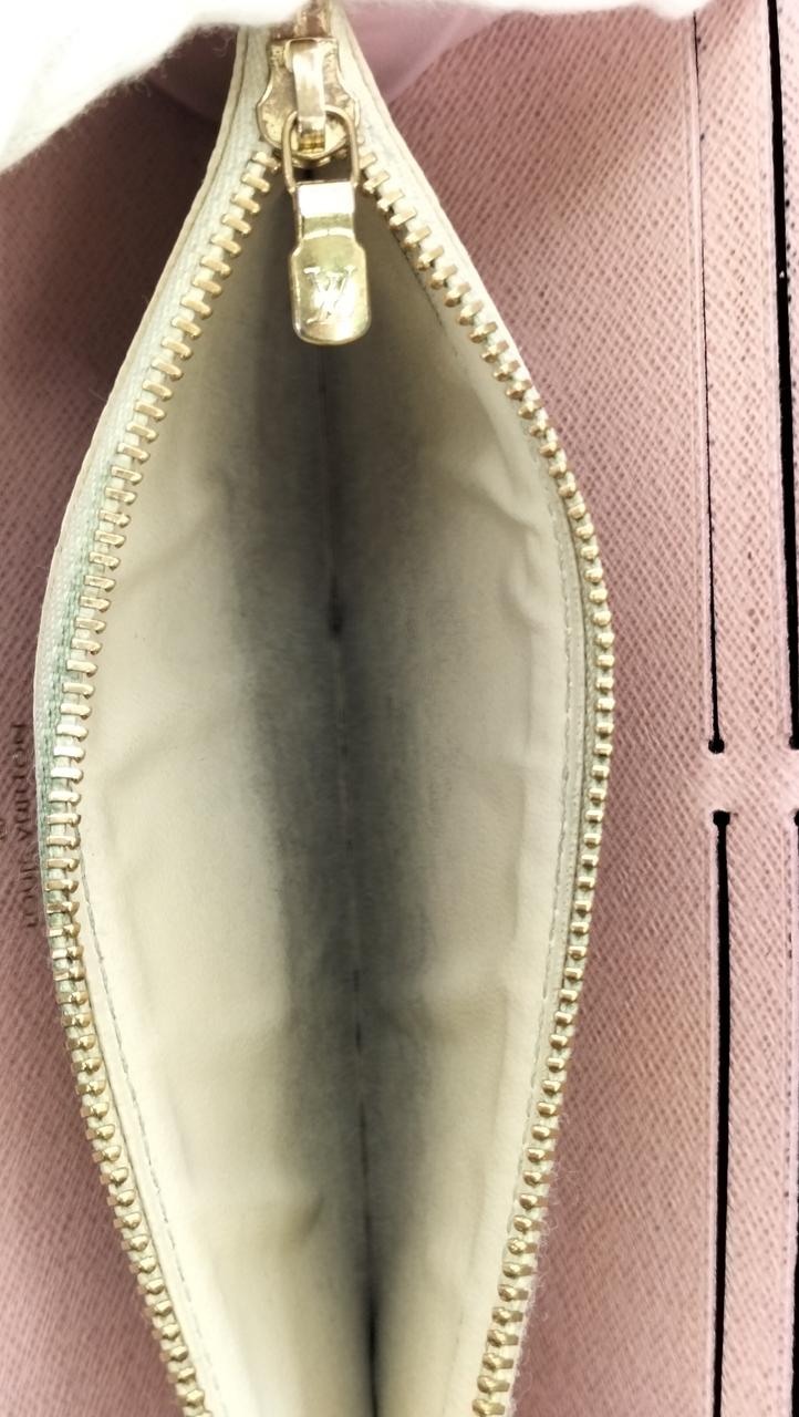 コインケース内部黒ズミ汚れあり