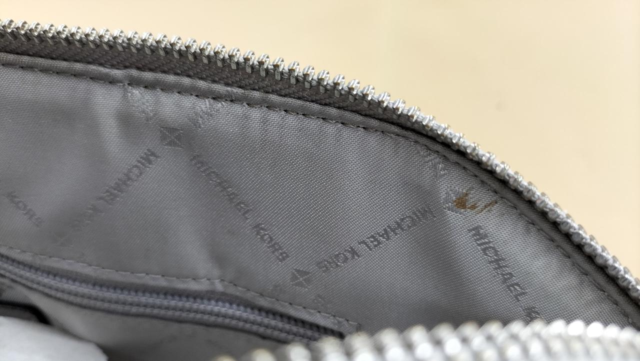 内側生地シミ汚れあり