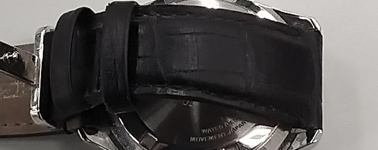 ベルト下表面　長さ約6cm