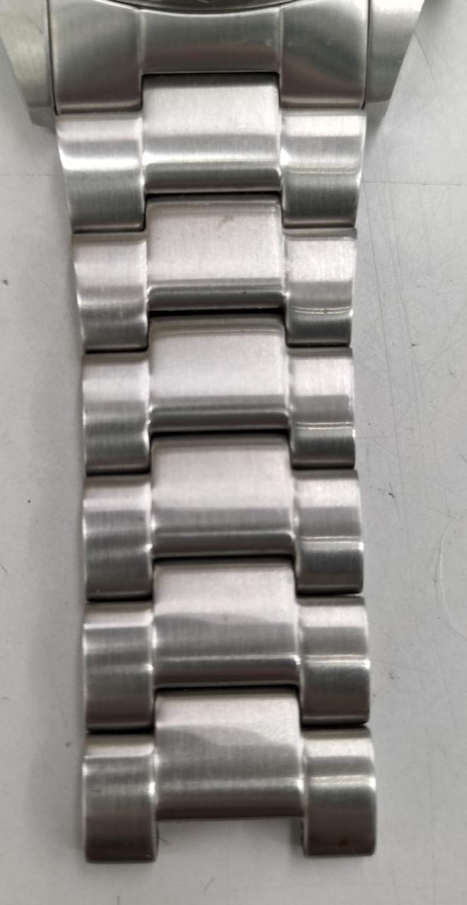 ベルト下表面　長さ約7cm