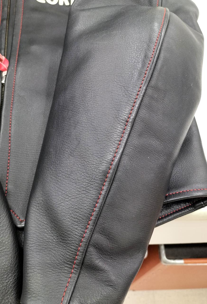 左側袖 少々スレあり