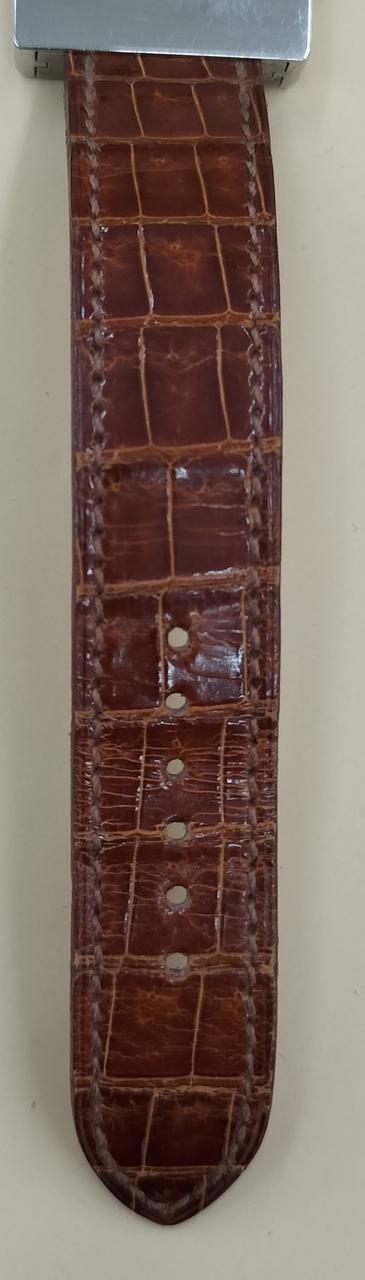 ベルト下表面 長さ約10.5cm