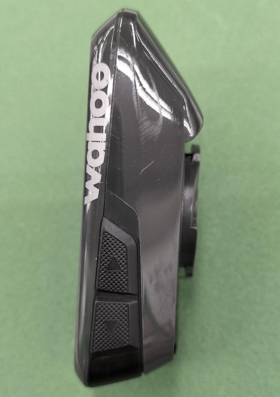 右サイド擦れあります。