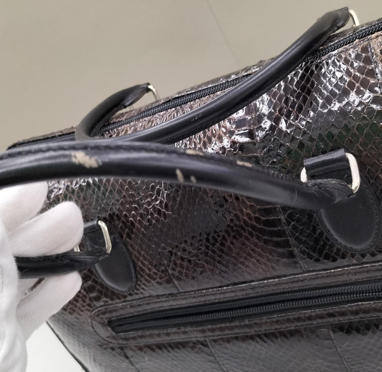 ハンドル部分劣化あります。