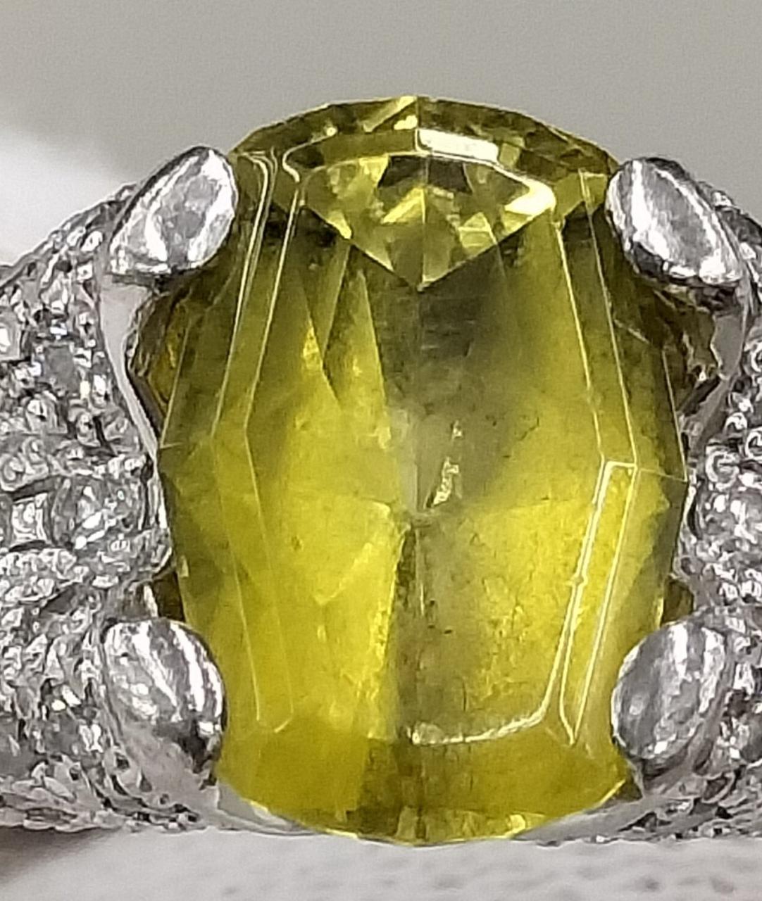 石にキズ･汚れあり