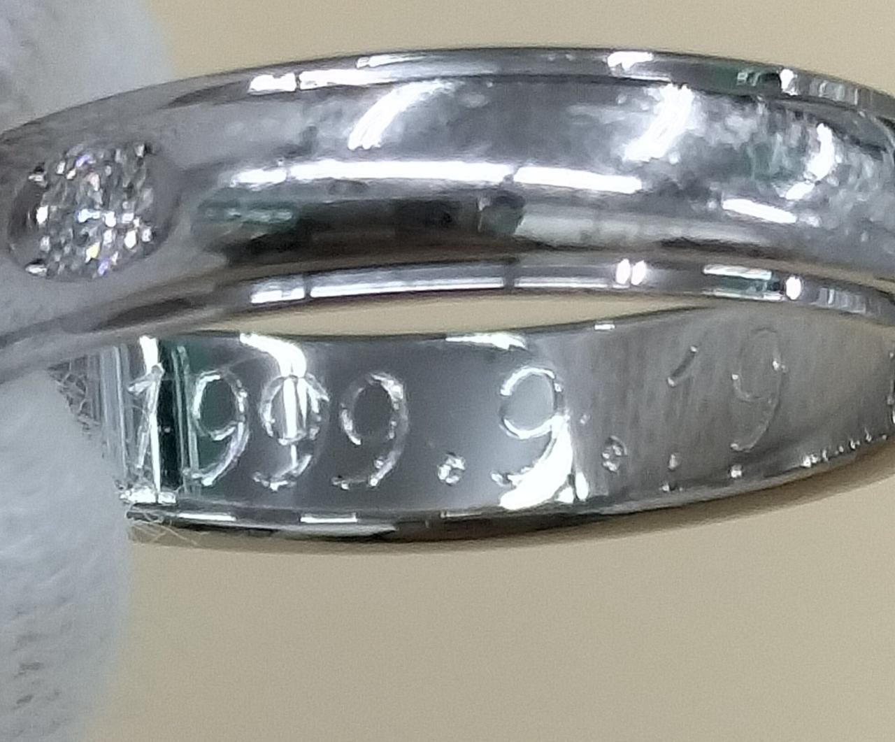 内側に日付等の刻印あり