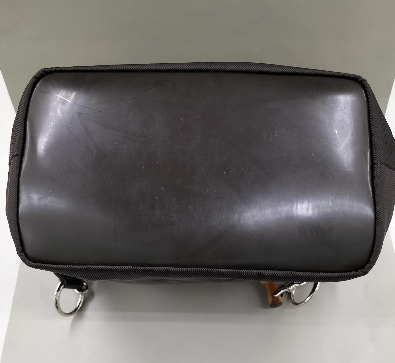 キズあります。