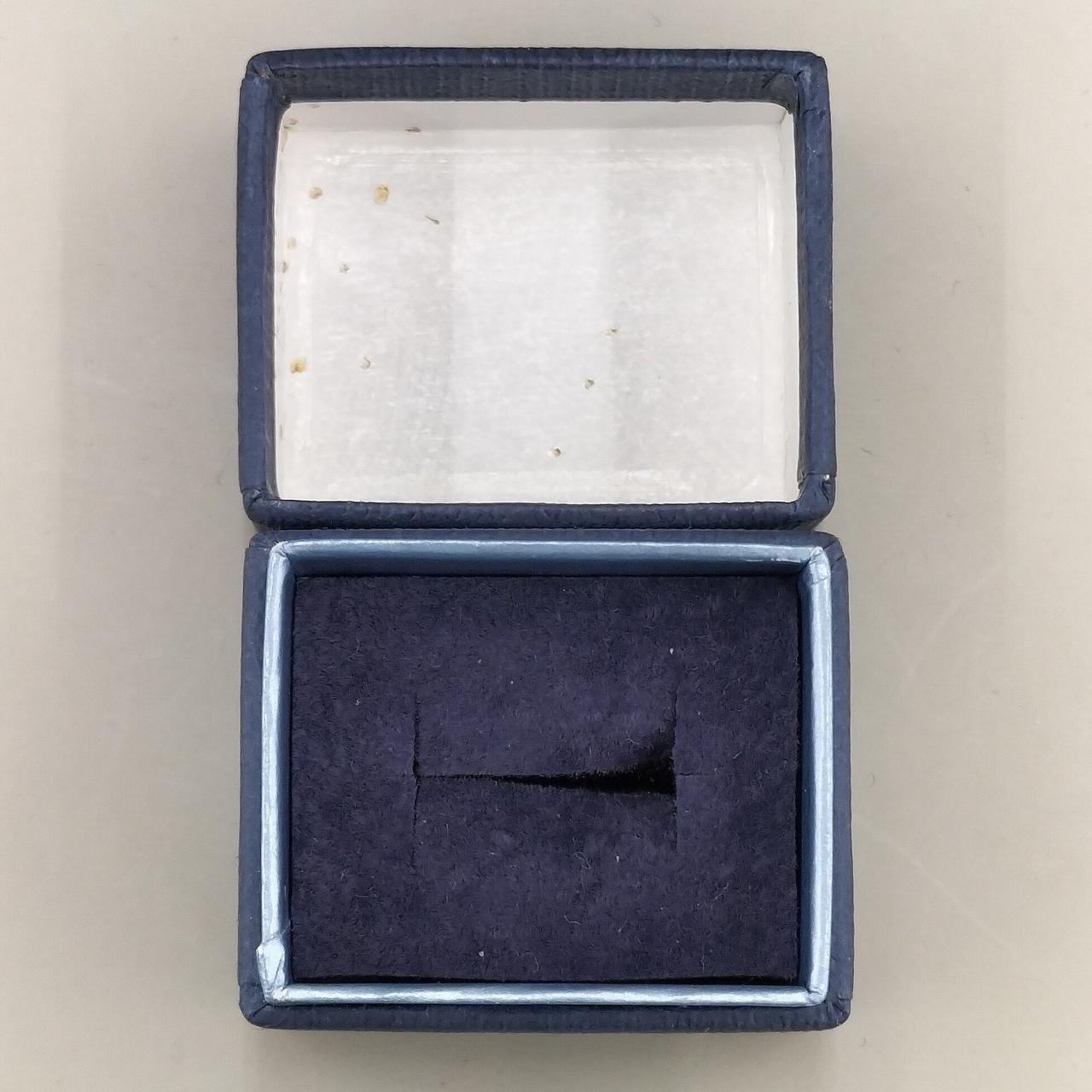 箱、シミ汚れあり