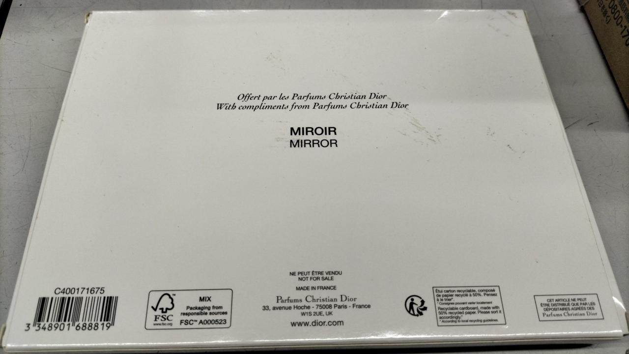 箱汚れあります