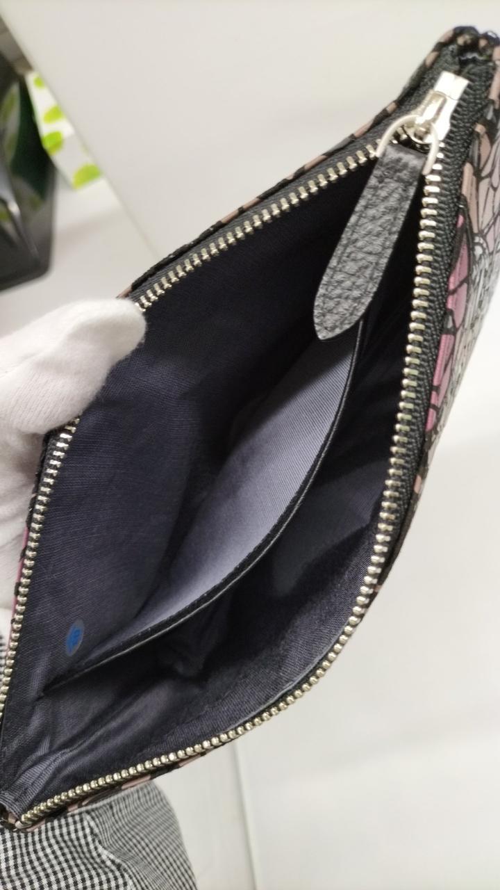 ポケットが1つあります。