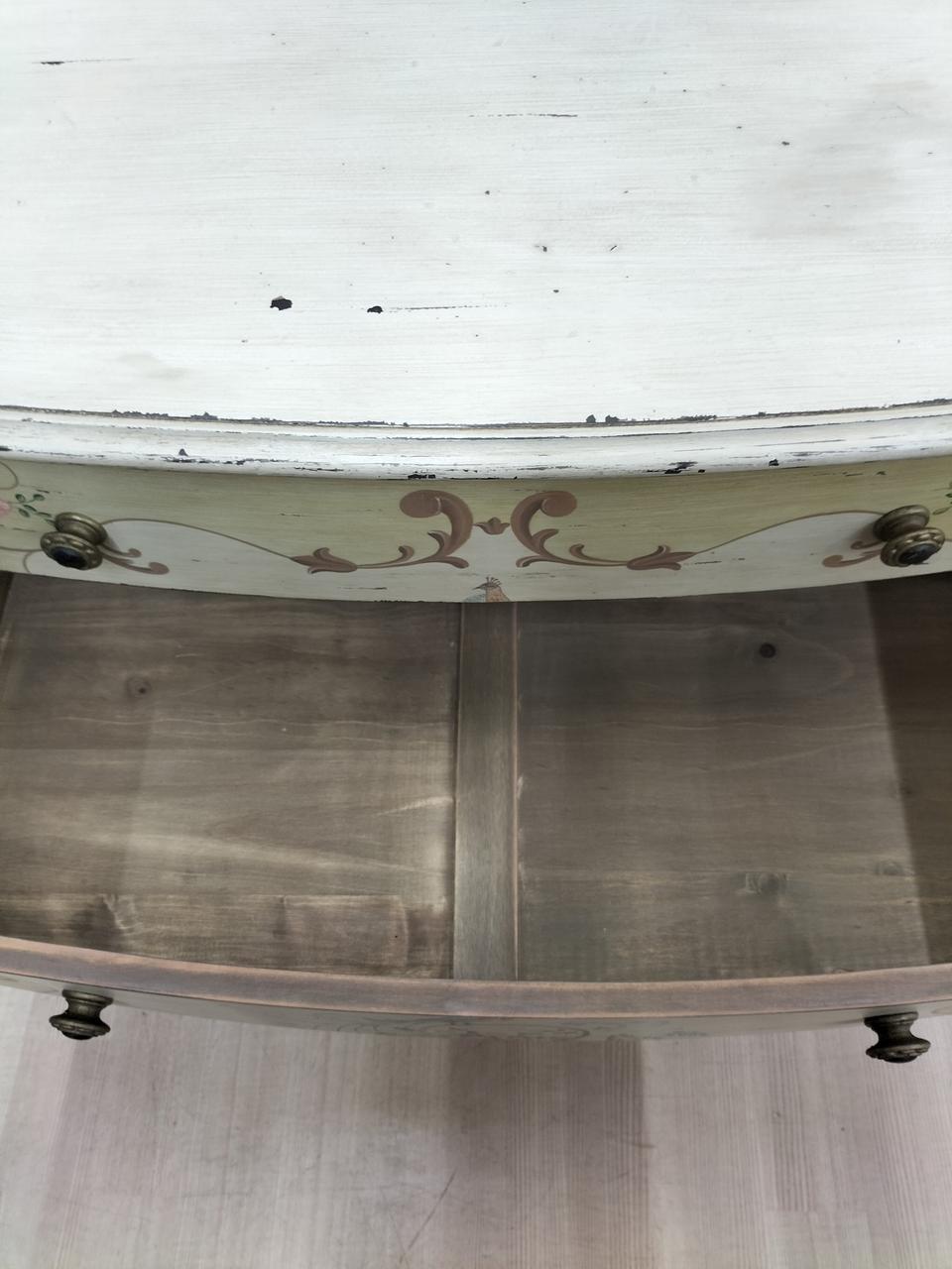 中段引き出し。