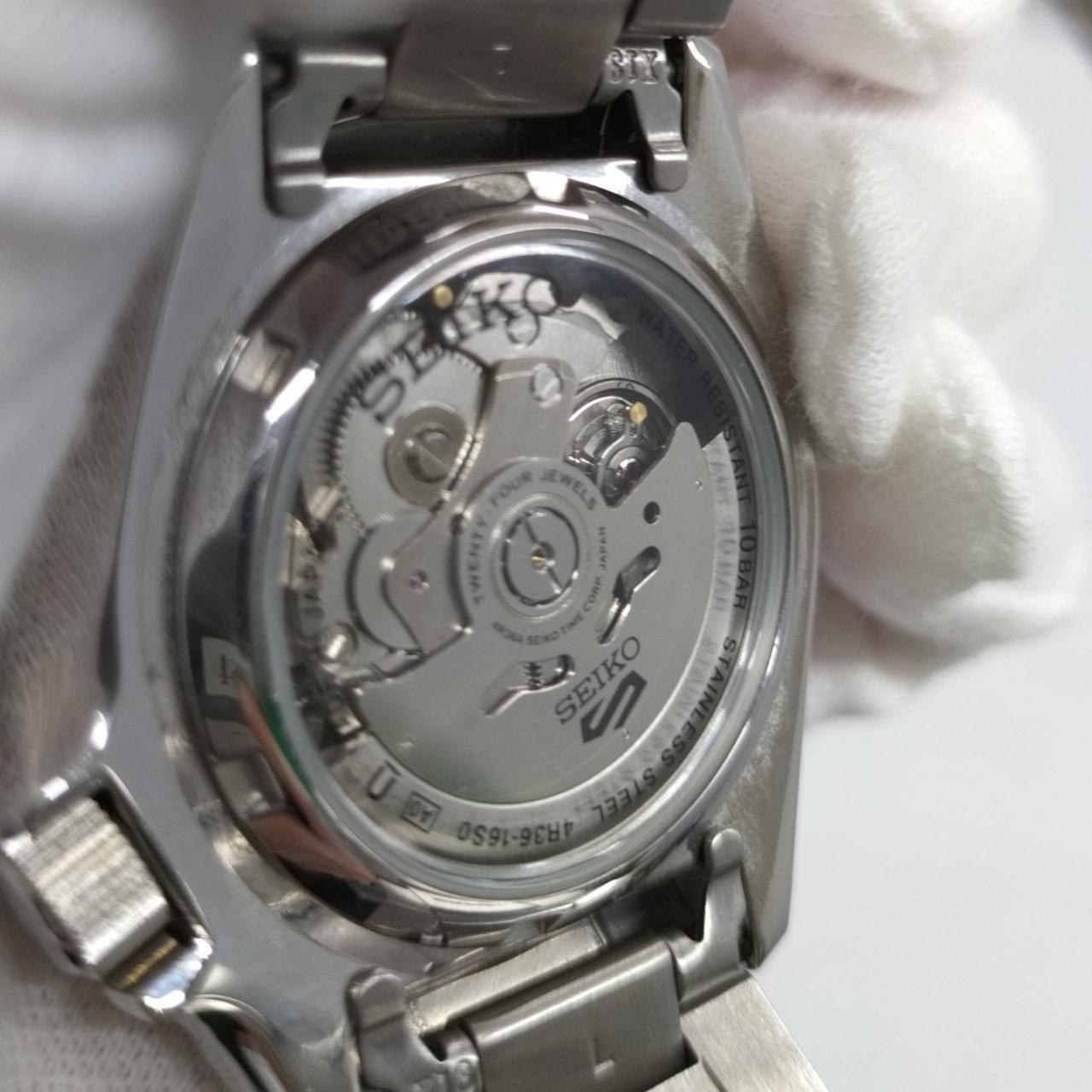 裏面はスケルトンです。