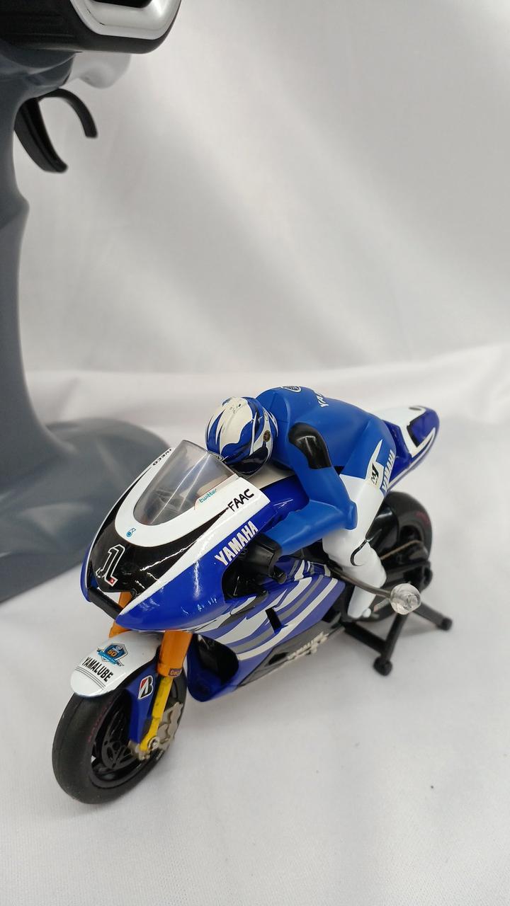 ミニッツ　モトレーサー　京商　YAMAHA　YZR-M1 ミニッツモトレーサー YAMAHA YZR-M1 2011 No.1 50th