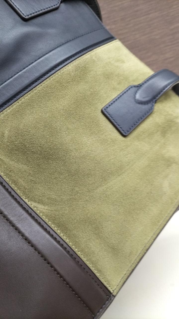 スエード部分にややハンドル跡あり