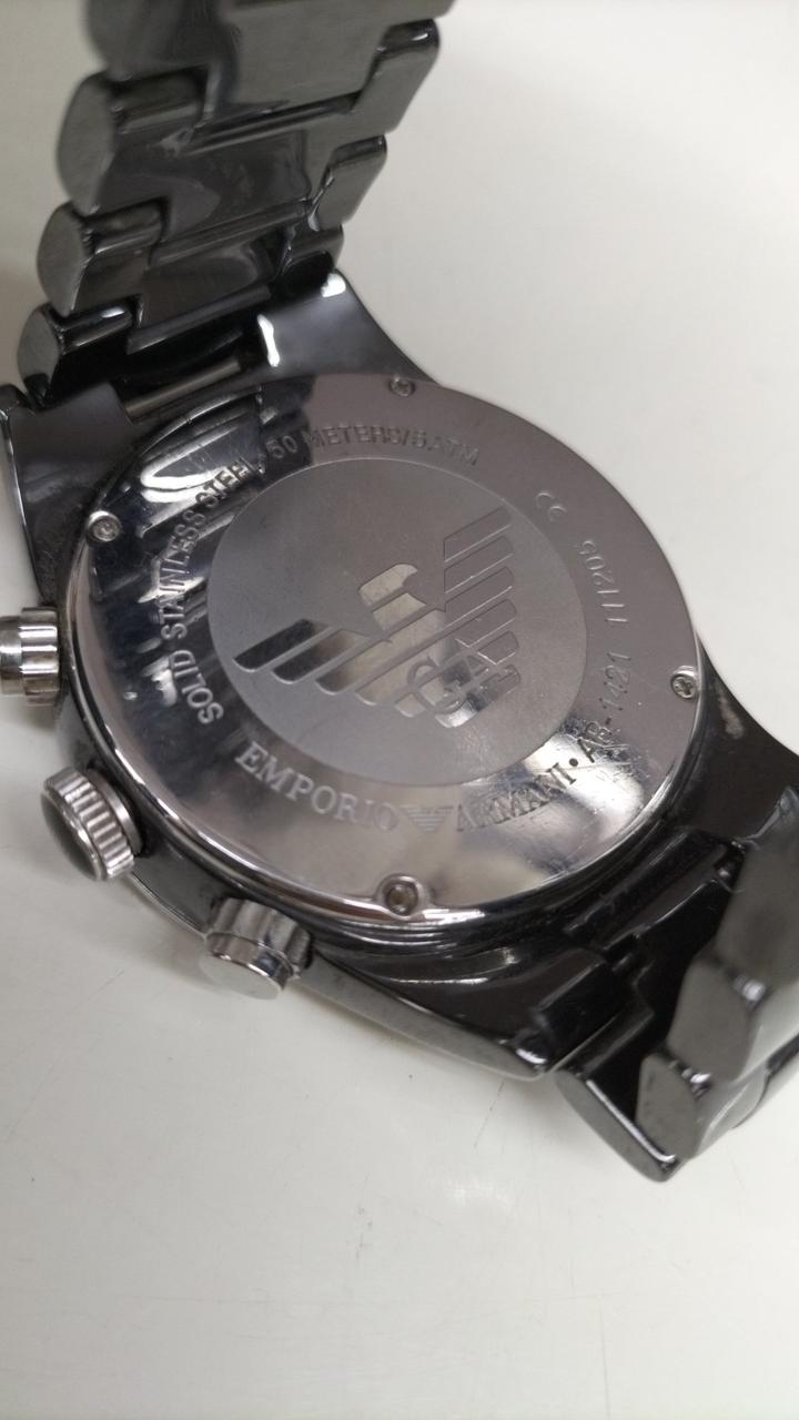 裏蓋ネジ1本欠品