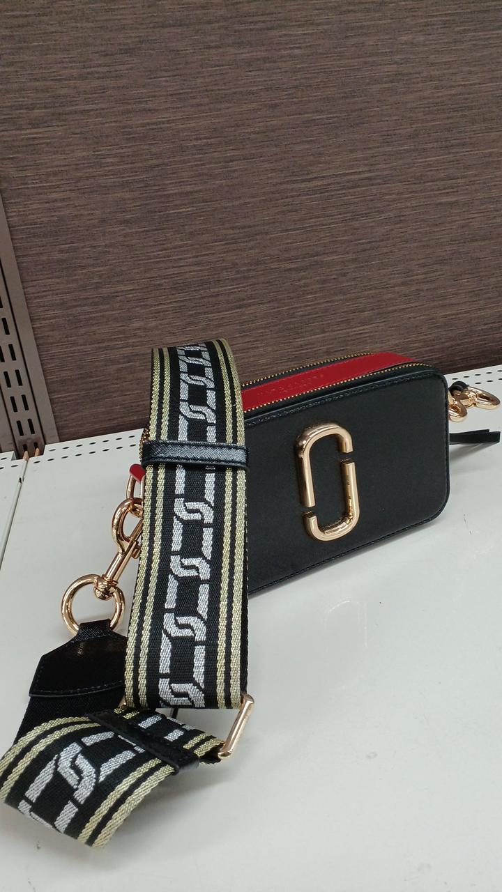 ショルダーのデザインも素敵!