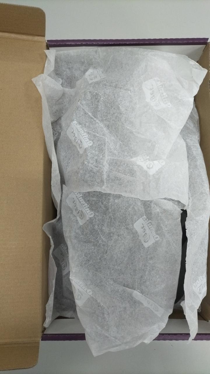 包装紙大きく破れあり