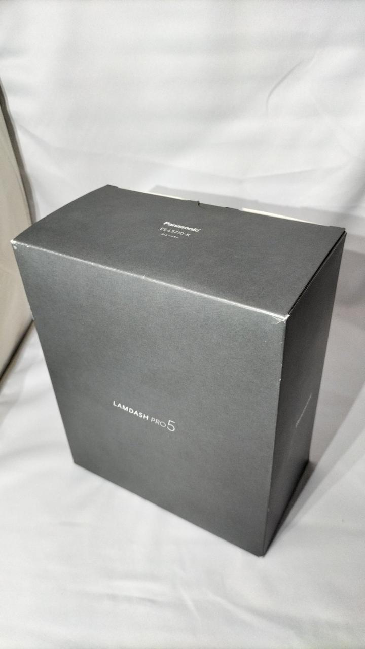 外箱角擦れあり。