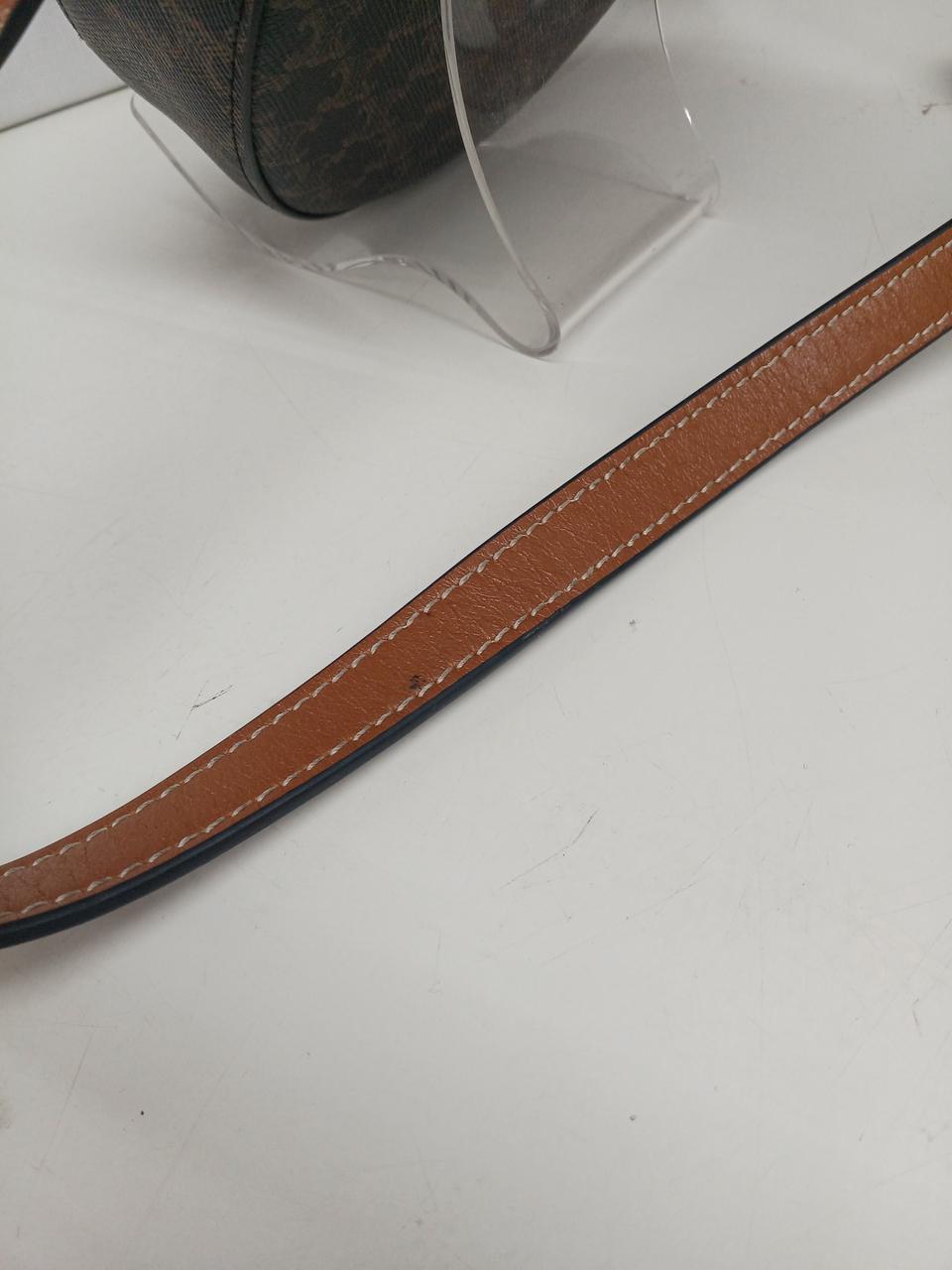 ショルダー、一部汚れあり