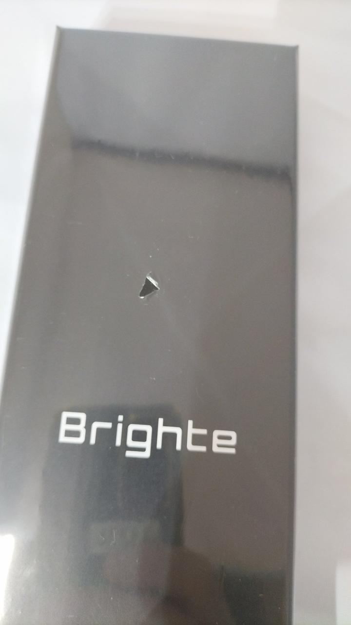 包装一部破れあり。