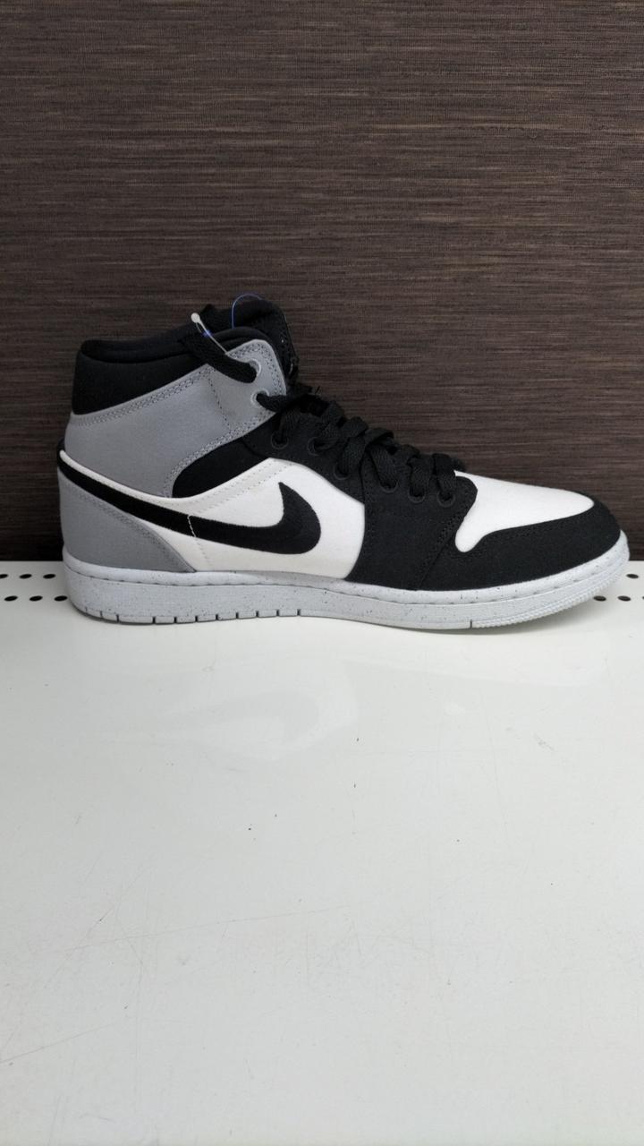 ロゴ上少々シミあり