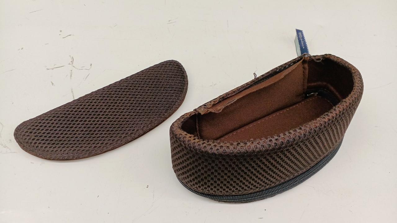 底破損しています