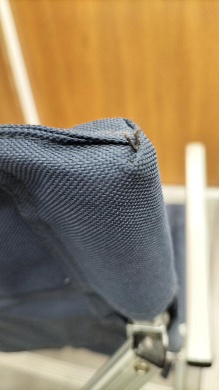 コーナー糸が少し出てます