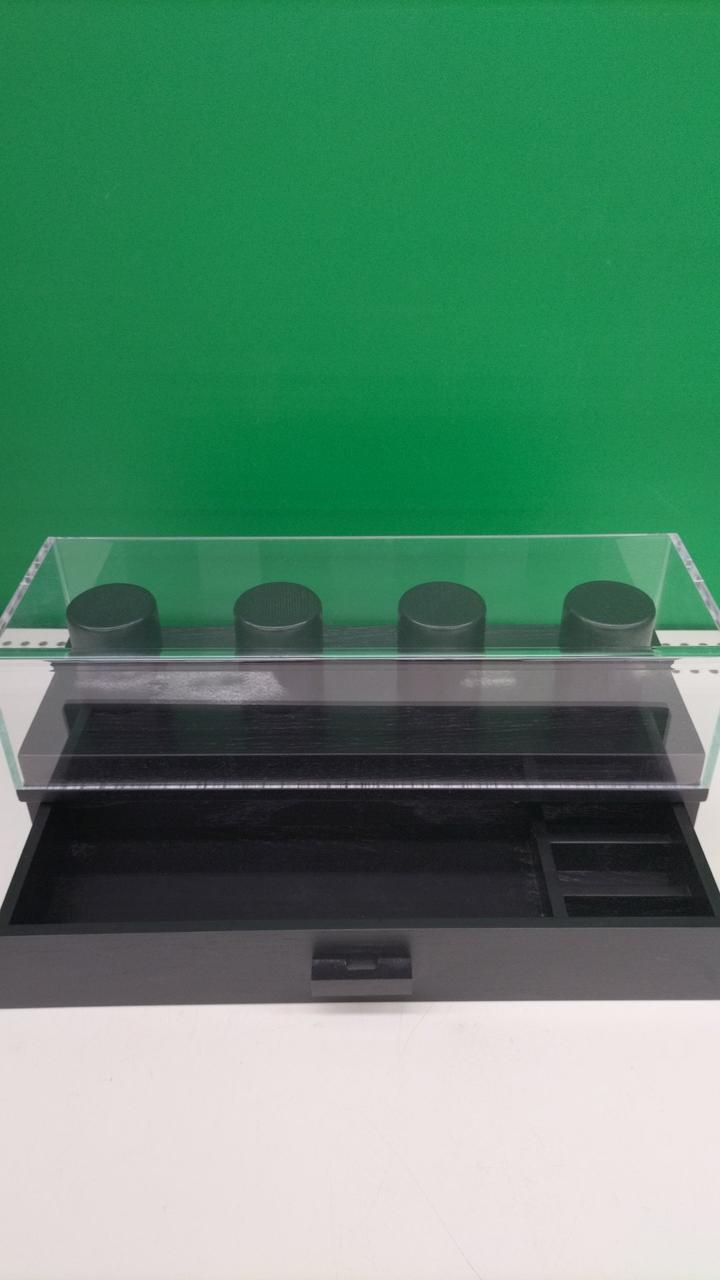 お気に入りの腕時計を4つディスプレイ可能