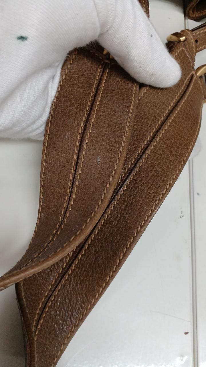 ベルト部分カビあり