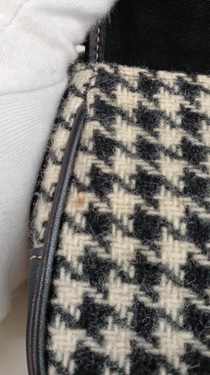 小さなシミあり