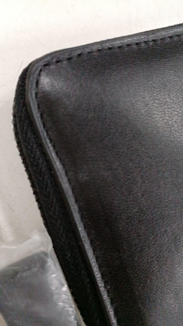 小さな白いヨゴレあり