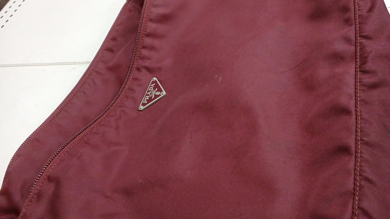 表面ヨゴレあります。