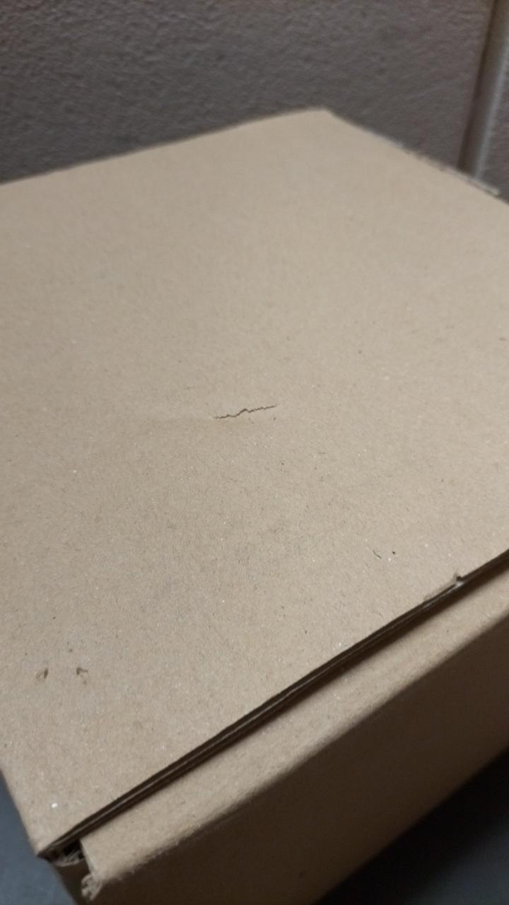 外箱ダメージ