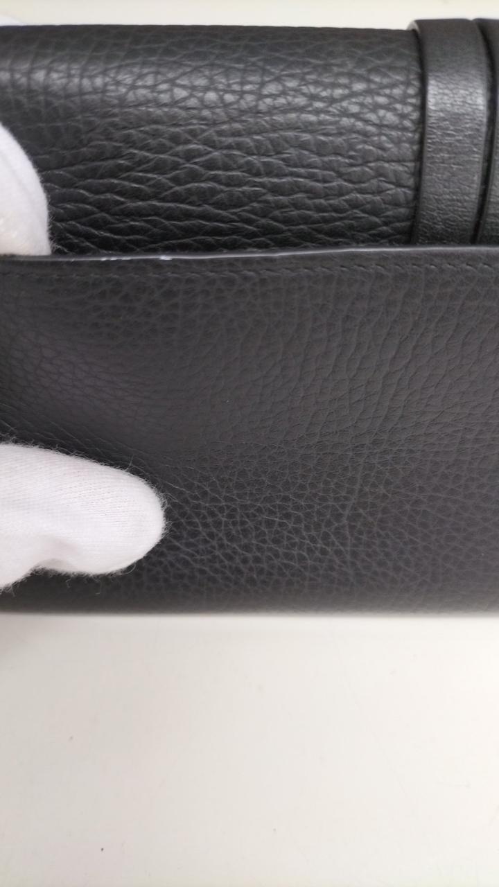 小さい汚れあり